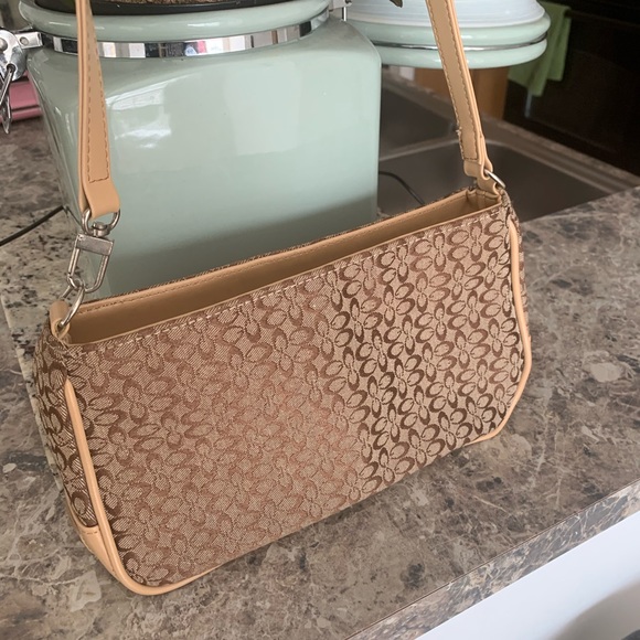 Cute small purse! - Picture 3 of 4